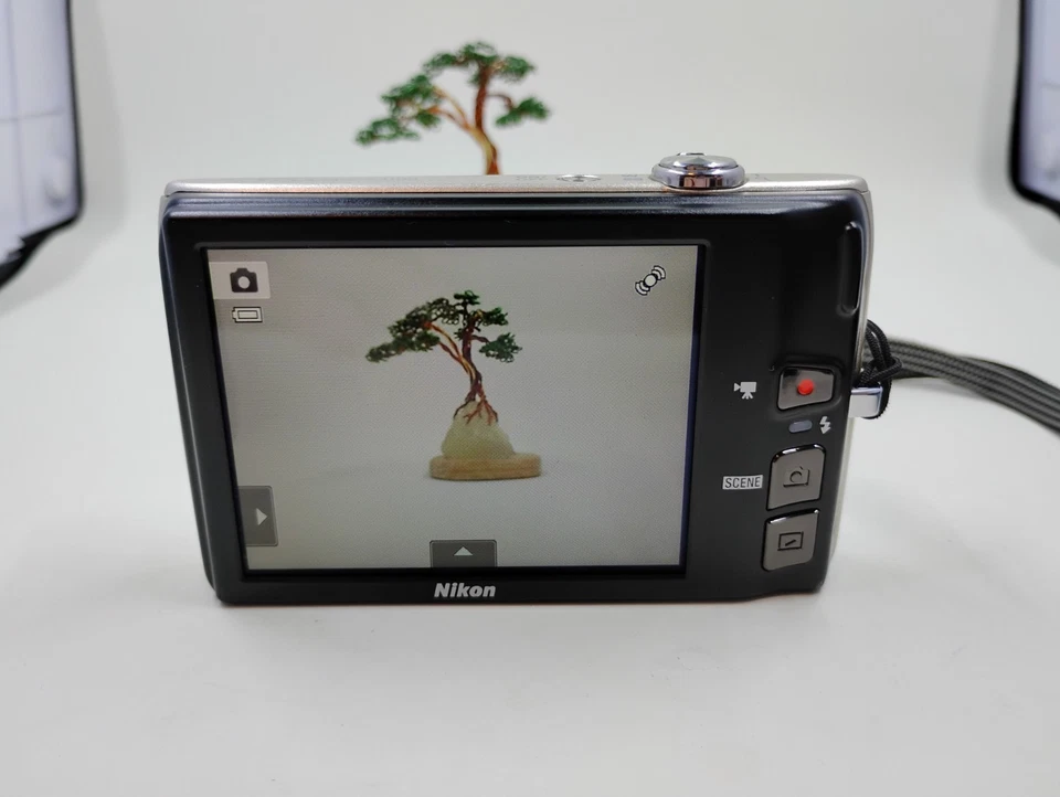 Nikon COOLPIX S4100 14.0MP - Digital Camera Silver - w/Battery & SD Card (Works) - Image 4 of 4