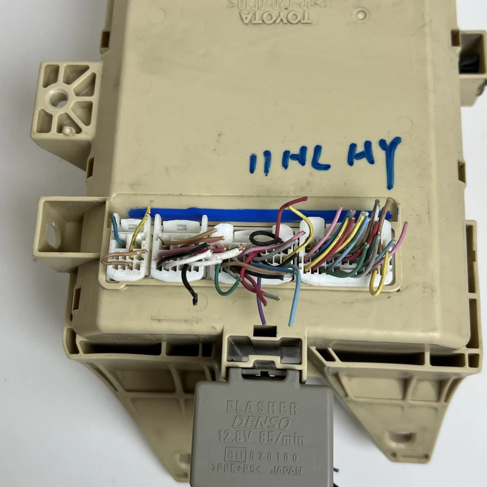 Toyota Highlander 2011 híbrido cabina interior módulo de caja de fusibles 81980-53020 OEM Foto 2 de 4