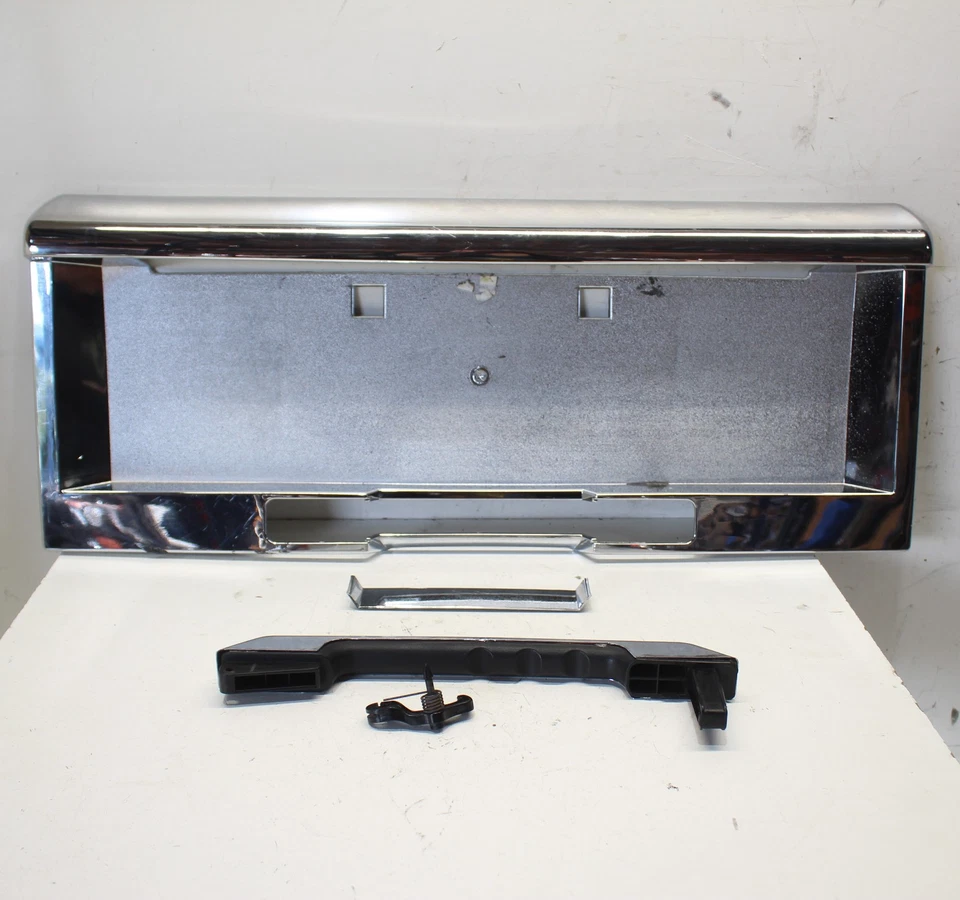 Hummer H2 2003-2007 puerta levadiza trasera desbloqueo manija de liberación y bisel cromado Foto 2 de 4