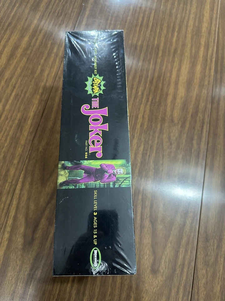 Moebius Models 956 1:8 Joker-1966 Batman TV Series plastic model kit SEALED - Image 3 of 4