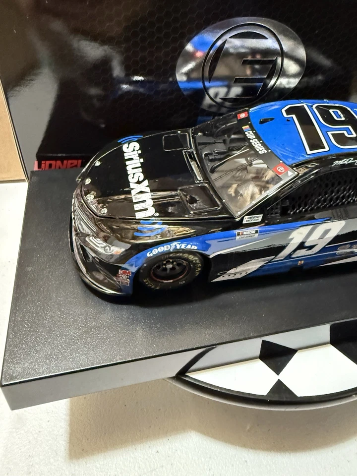 Martin Truex Jr. ELITE #19 SIRIUS XM MARTINSVILLE WIN 2020 1/24 Diecast READ* - Image 3 of 4