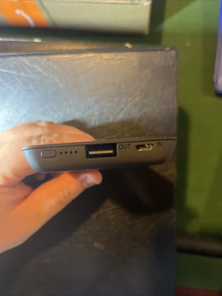 Cargador portátil inalámbrico Honeycomb con batería de 3000 mAh, negro (DASH30WC)™ Foto 3 de 3