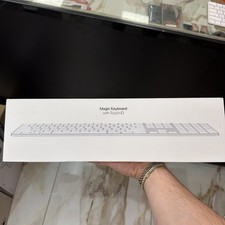 NEW Apple Magic Keyboard with Touch ID & Nume...