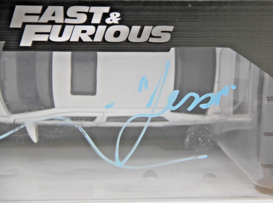 Signed Jada Fast & Furious Jesse's Volkswagen Jetta 1:24 White Diecast Car Rare - Image 4 of 4