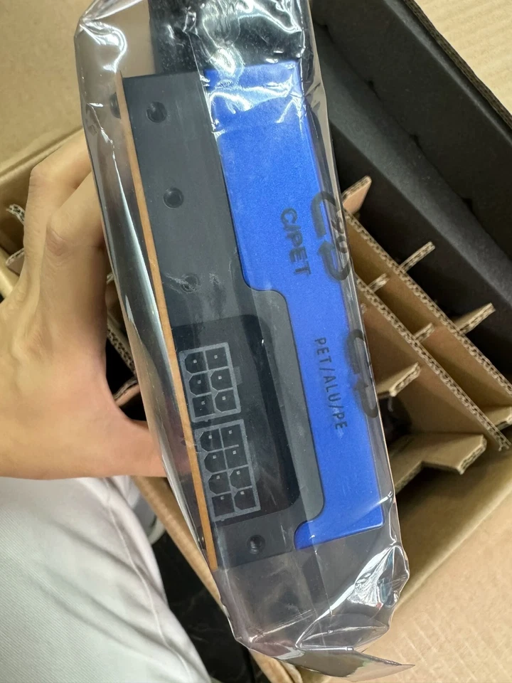 New AMD Radeon Pro W5700 100-506085 8GB 256-Bit GDDR6 Workstation Video GPU Card - Image 3 of 4