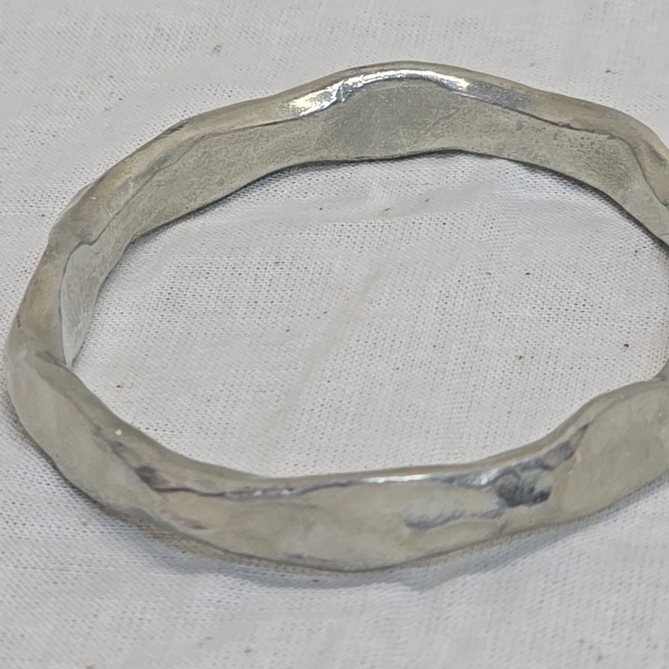 Amos Pewter Canada "Forged" Hammered Oval Bangle *small size* Nova Scotia - Image 4 of 4