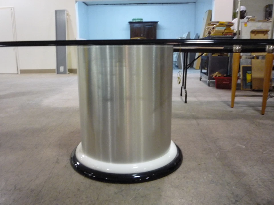  MESA DE COMEDOR VINTAGE CHIC SAPORITI ALUMINIO Y LACA Foto 2 de 4