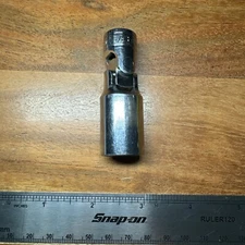 Snap On  3/8" Drive 5/8" SAE Deep Chrome Swivel Socket FSU20