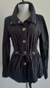 jaqueta curta preta feminina