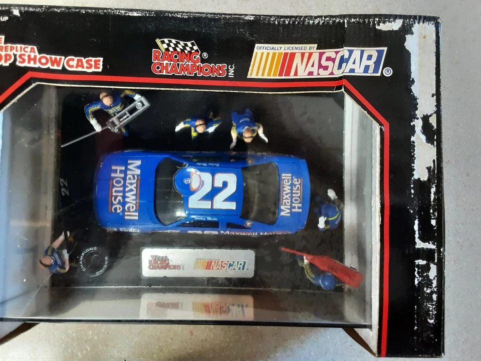 STERLING MARLIN  1-24 RACING CHAMPION # 22 FORD THUNDE NASCAR PIT STOP SHOW CASE - Image 2 of 3