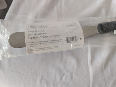 Pampered Chef Large Angled Spreader Flexible Blade Black Handle Silver MPN 1716