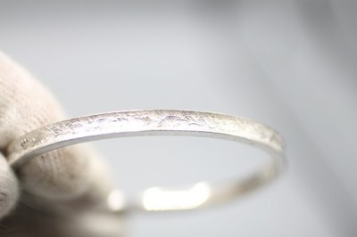 Vintage Marathon Sterlingsilber floral geprägt aufklappbar Armreif Armband 2,5'' R7