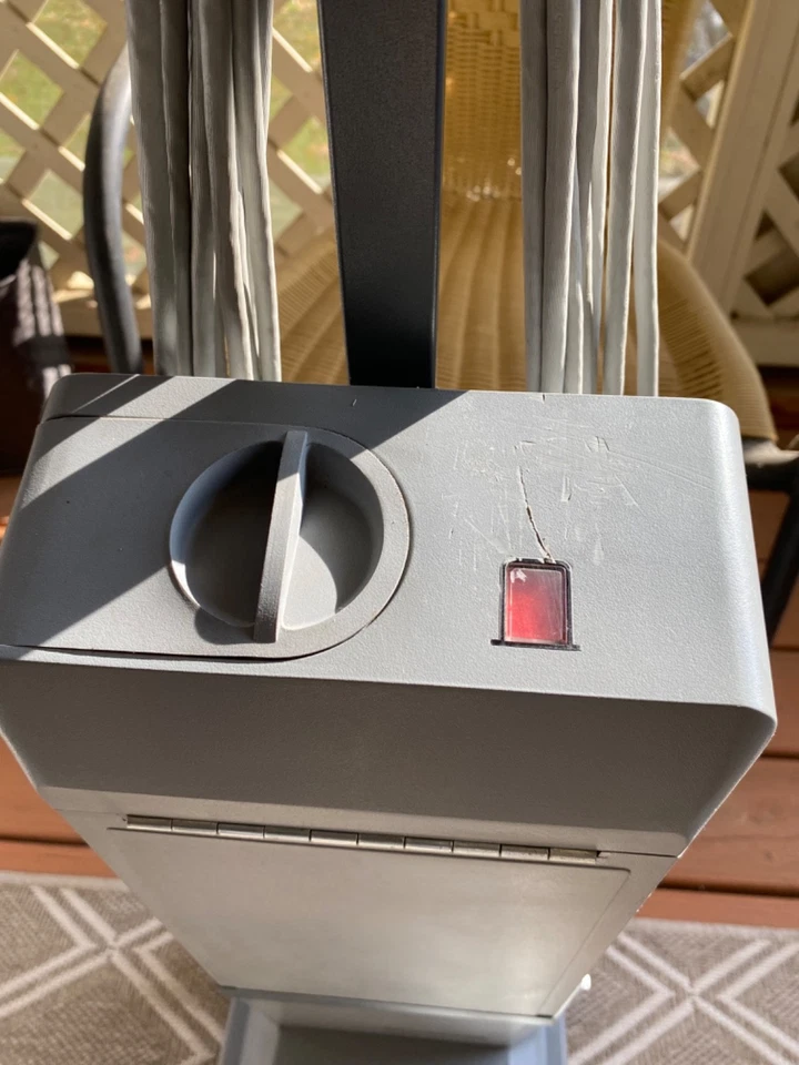 Electrolux Epic Series 3500 SR Upright Vacuum with Hose Brush Attachments-works - Image 4 of 4