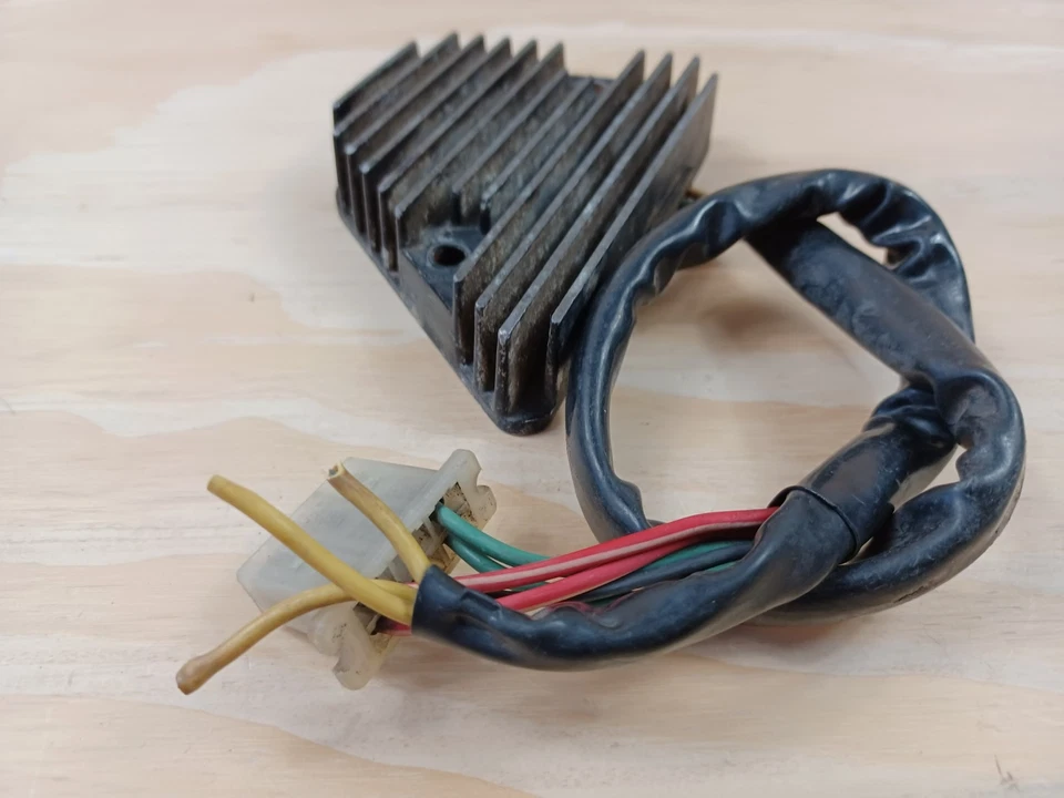 ♻️D♻️ HONDA VF750 MAGNA RECTIFIER VOLTAGE REGULATOR SH543-12 - Image 4 of 4