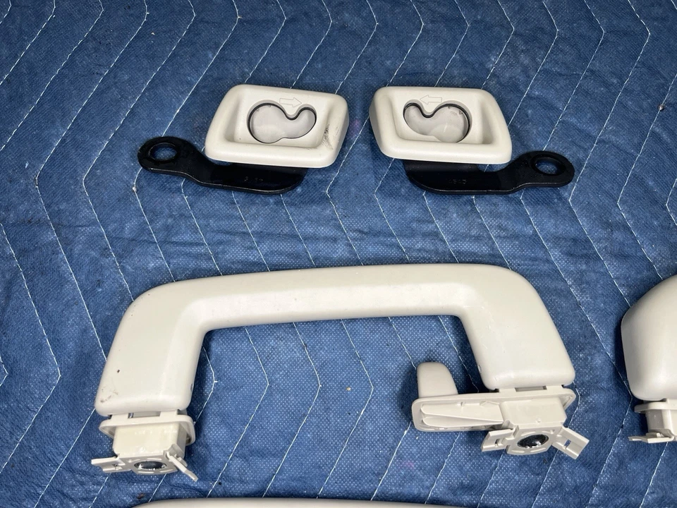 Volvo XC70 2008-2013 Juego de 4 manijas de agarre superior y soporte para gafas de sol OEM #4345E Foto 2 de 4