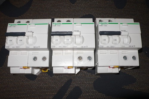 DISJONCTEUR A9F77232 DIFFERENTIEL A9Q31240 SCHNEIDER ELECTRIC 32A 30mA SI, 2POLE - Picture 8 of 8