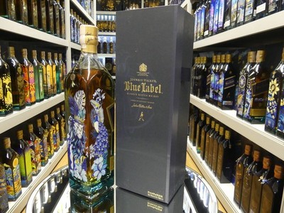 Johnnie Walker Blue Label Limited Edition Design King for a Day from Vietnam