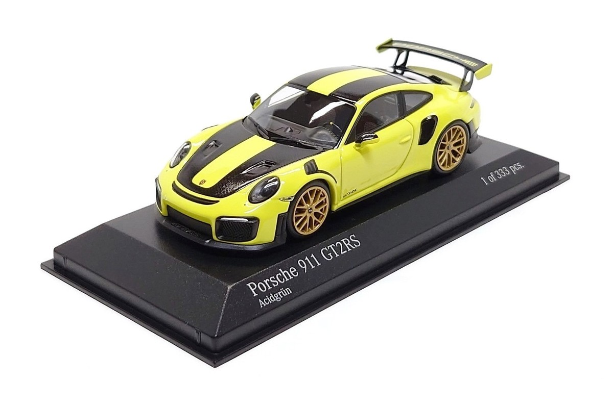 Minichamps 1:43 Porsche 911 GT2 RS (991.2) in Acid Green / Gold