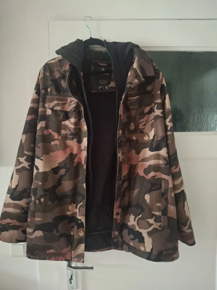 Tolle Outdoorjacke v. VOLCOM, Camouflage mit rosa, XL, wasserfest - Bild 2 von 4