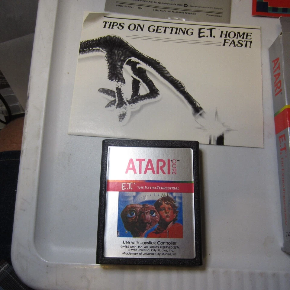 ATARI - E T  Extra-Terrestrial 2600 Video Game System GAME1982 BOX AND BOOKLETS - Image 3 of 4