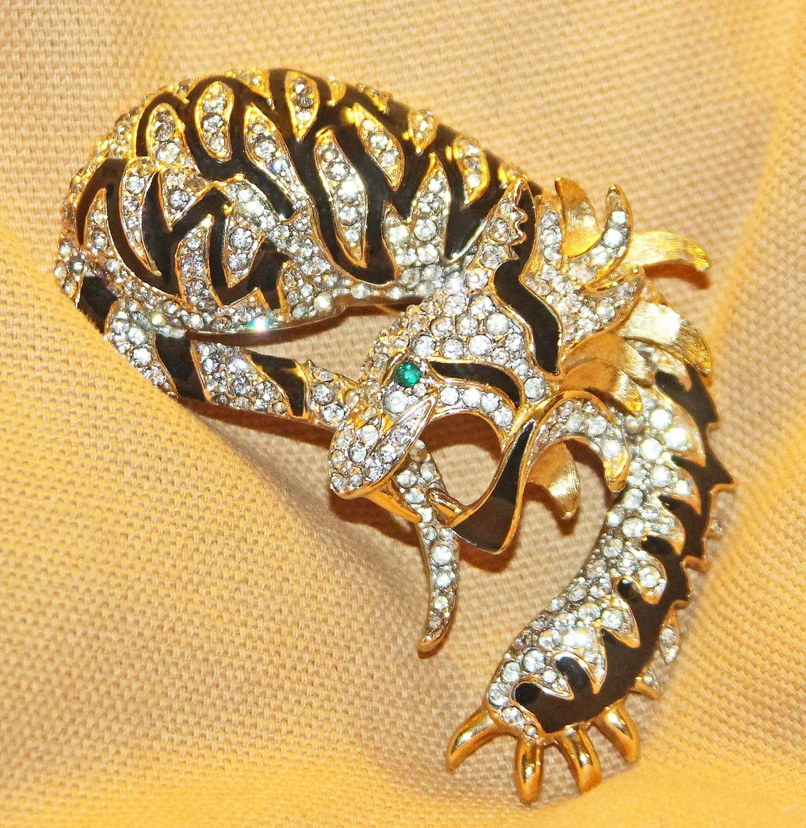 Attwood and deals sawyer brooch