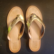 Frye Shiny Gold Thong sandals Sz. 10 Wide New Flip Flop Fringe