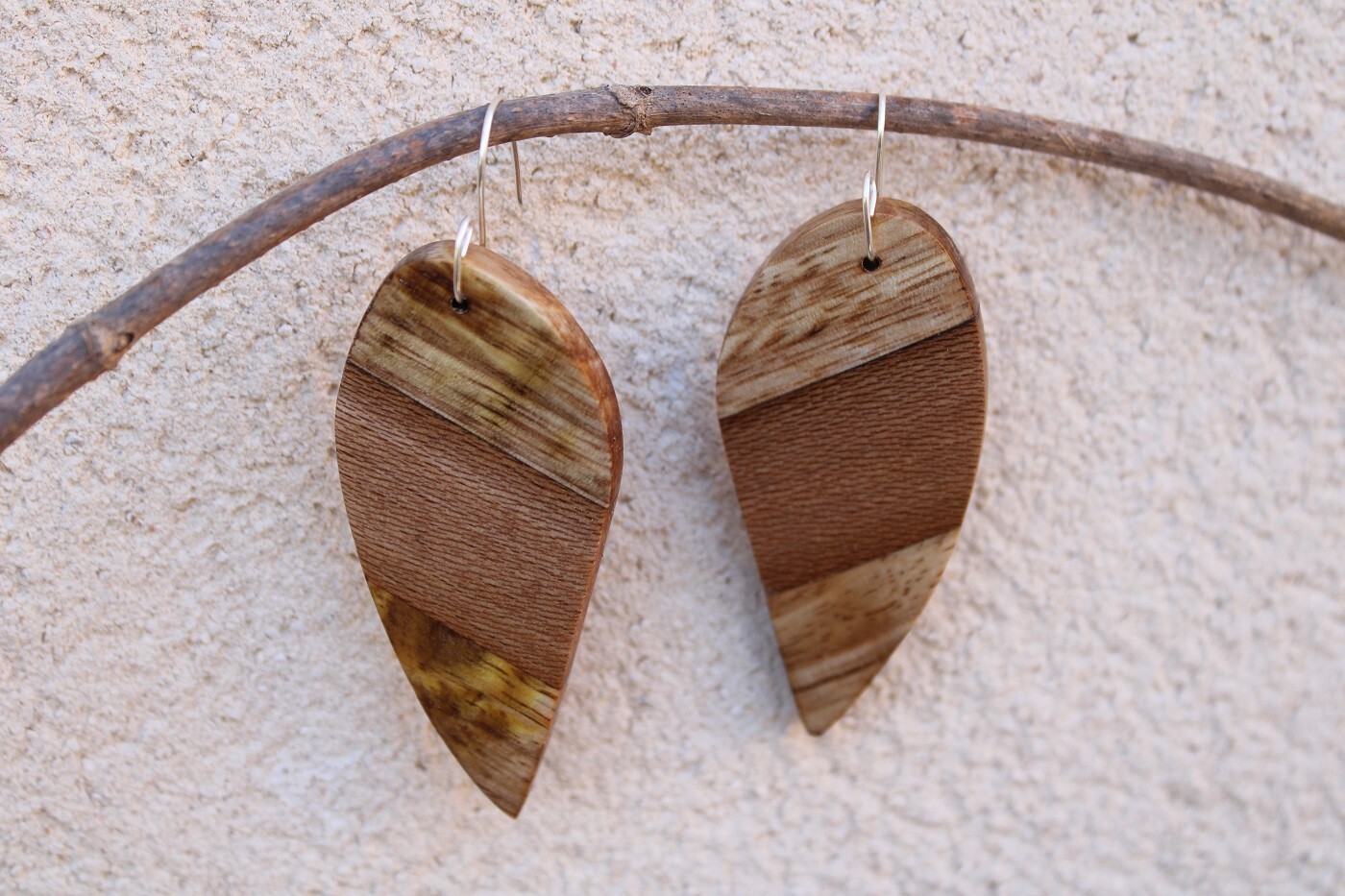 Boucles d'oreilles bois TANTAK pour un style bohème chic au quotidien
