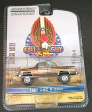 Greenlight Hollywood Fall Guy Stunt Man 1982 GMC K-2500 Pickup 1:64