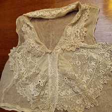 EXQUISITE VINTAGE TURN OF THE 20TH CENTURY NET AND LACE NECK RUFF