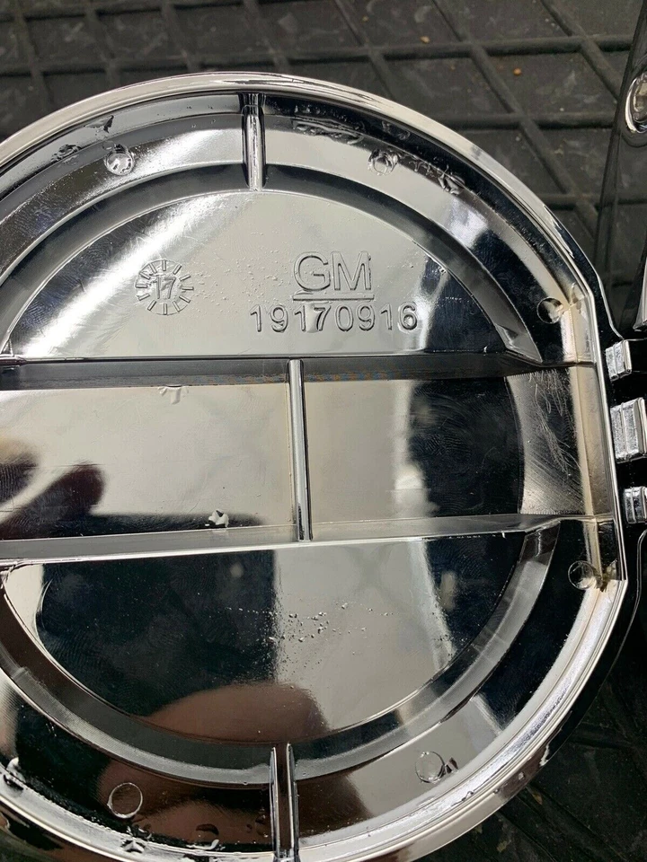 2006-2010 HUMMER H3 GAS FUEL TANK CAP DOOR CHROME NEW GM IN BOX 19170915 - Image 3 of 4