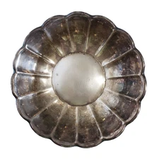 Reed and Barton EPNS Silverplate Scalloped Flower Round 8 3/8” Bowl 175