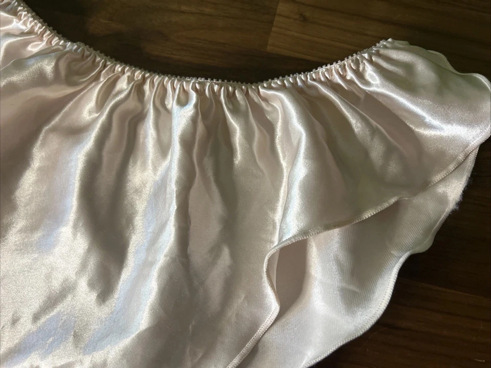 BRAGAS BIKINI SATINADAS Flutter de Colección por JEZABEL M Segunda Piel Corte Alto Rosa Volantes CALIENTES Foto 2 de 4