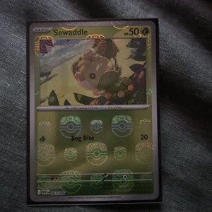 White Flare Sewaddle 001/086 Masterball Pokemon Card