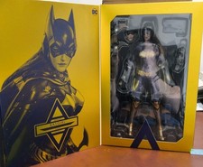 Hot Toys VGM65 Batman Arkham Knight Batgirl Purple and Gold Version Figure