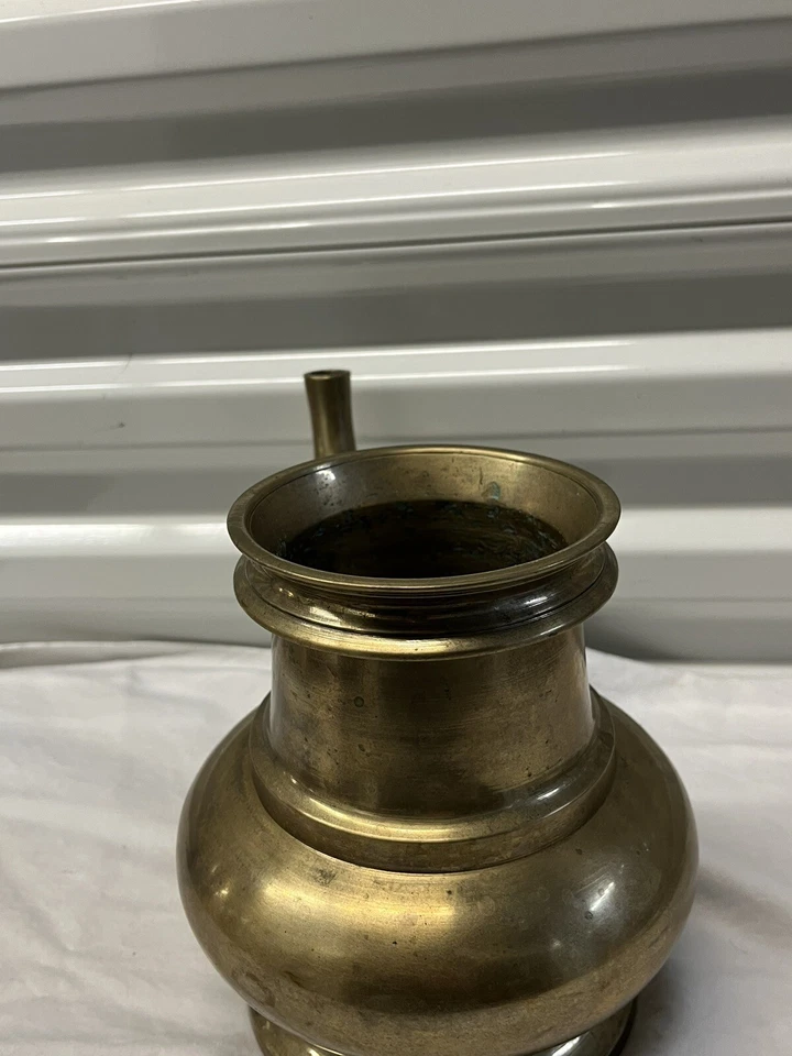 DE COLECCIÓN ANTIGUA ÚNICA HECHA A MANO GRAN TAMAÑO PESADO RELIGIOSO RARO OLLA DE AGUA DE LATÓN SAGRADO Foto 2 de 4