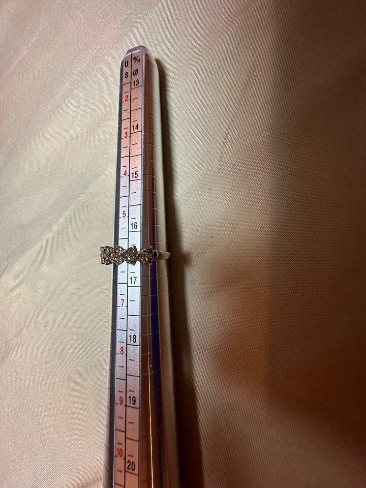 Ladies 18k White Gold Half Eternity Natural Diamond Ring Band - Image 3 of 3