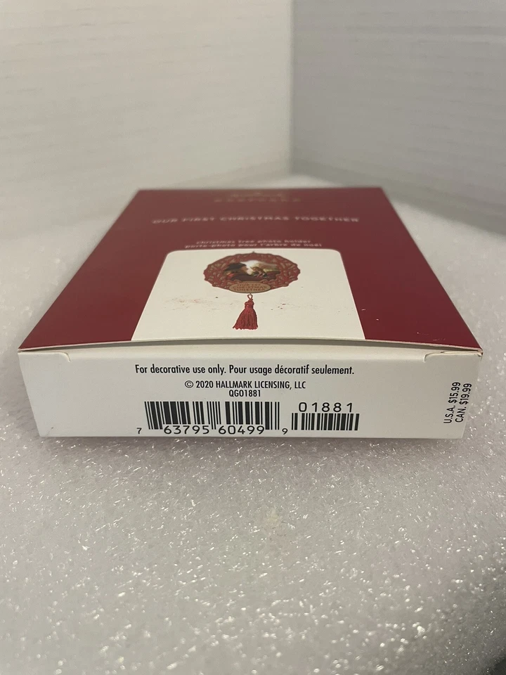 Hallmark Our First Christmas Together 2020 adorno de recuerdo soporte para fotos Foto 3 de 4