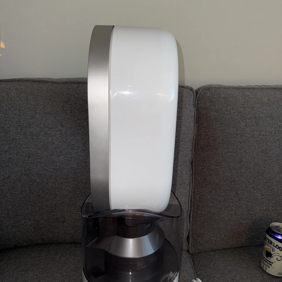 Dyson AM10 0.8 Gallons Humidifier & Fan - White/Silver - Image 4 of 4