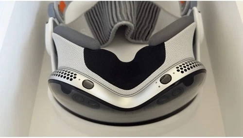 Apple Vision Pro 512GB, Solo Knit Band - M, Dual Loop Band - M, Light Seal - 25W
