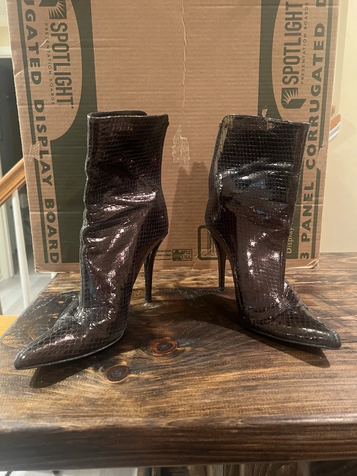 Stuart Weitzman Ankle Boots Red Leather Pointy Toe Back Zip 8B Womens - Image 3 of 4