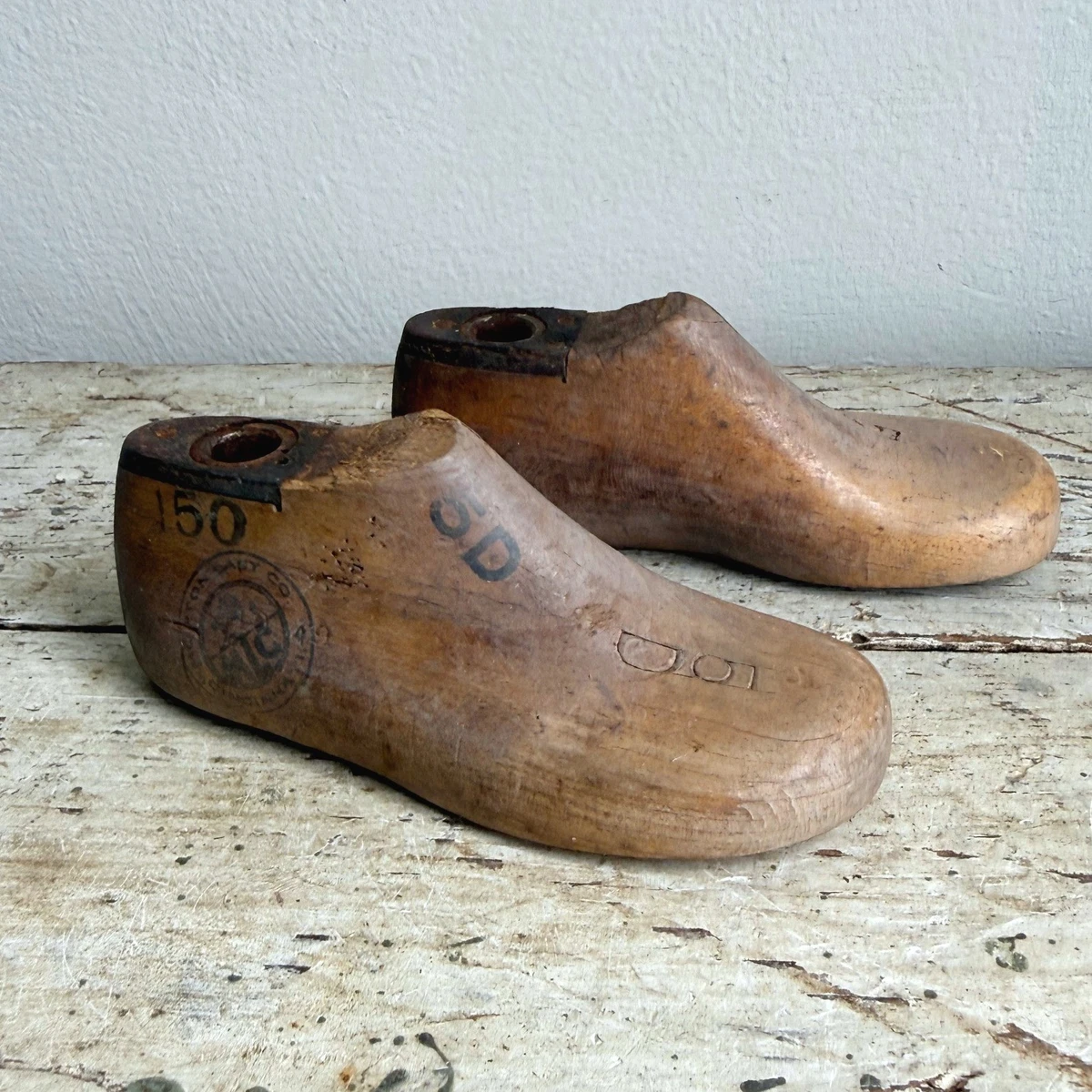 Preços baixos em Forma de Sapato de Madeira antigo em primitivas