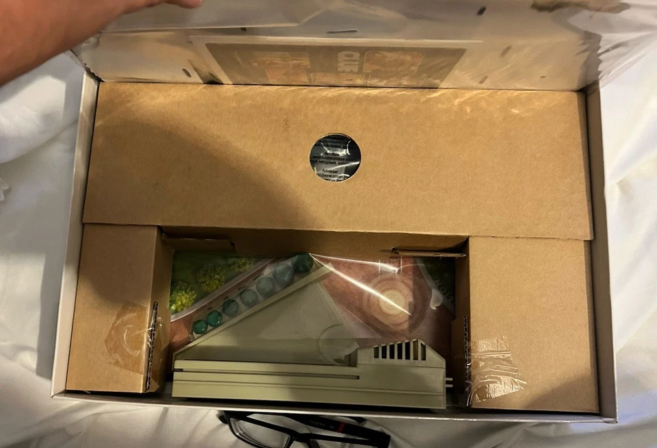 CLUE FX Electronic Talking Board Game by Parker Brothers - New Open Box - Image 4 of 4