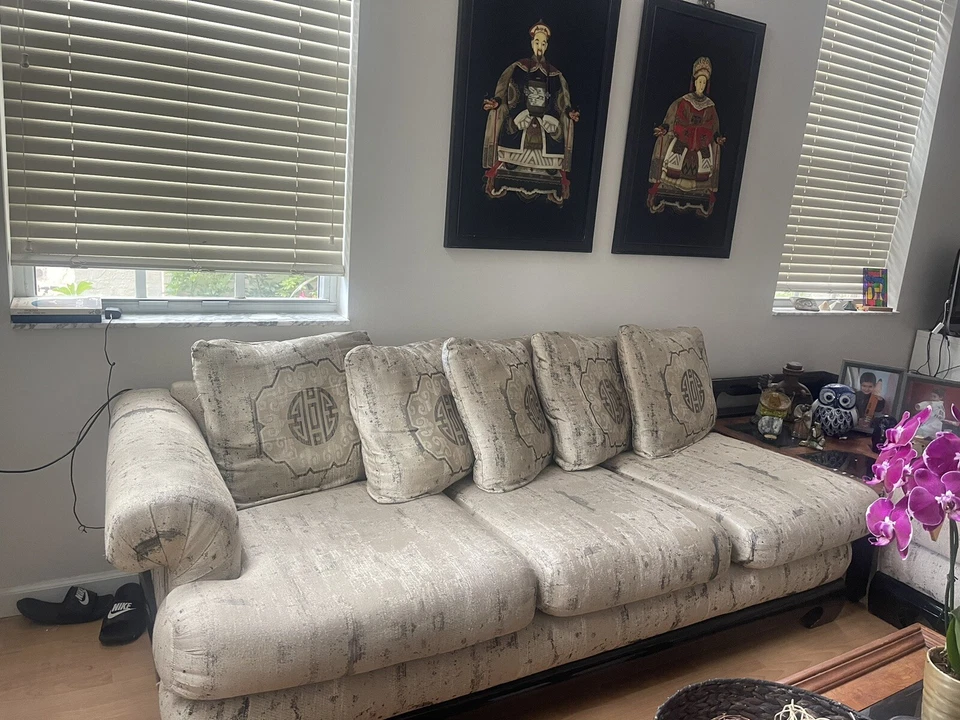 Oriental living room furniture set sectional used 2 Sofas, 2 Tables and Frames - Image 4 of 4