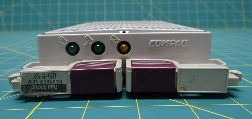 HP Compaq 177988-001 Internal Hard Drive 36.4 GB Ultra SCSI-3 w/ Tray - Image 2 of 4