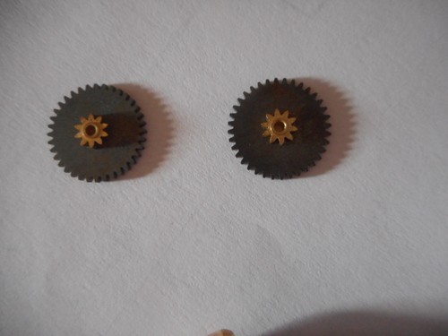 2 new Marklin 23247 cogwheels (Beisatzrad) - Picture 3 of 3