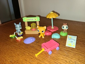 littlest pet shop lemonade stand