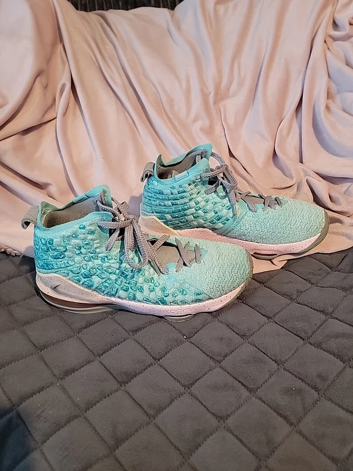 NIKE Air Lebron James 17 Size 7Y Aqua Blue - Image 2 of 4