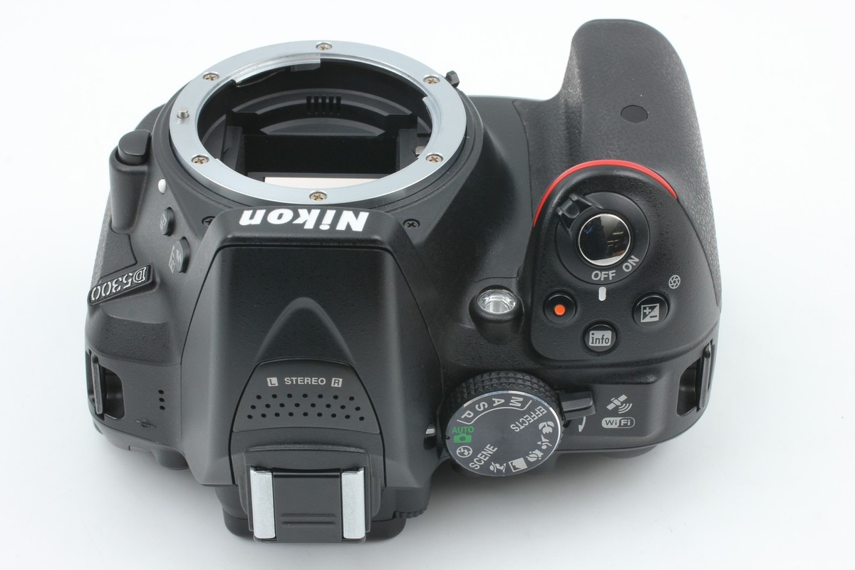 MINT] Nikon D5300 Digital Camera + AF-S 18-55mmf/3.5-5.6 GII DX VR