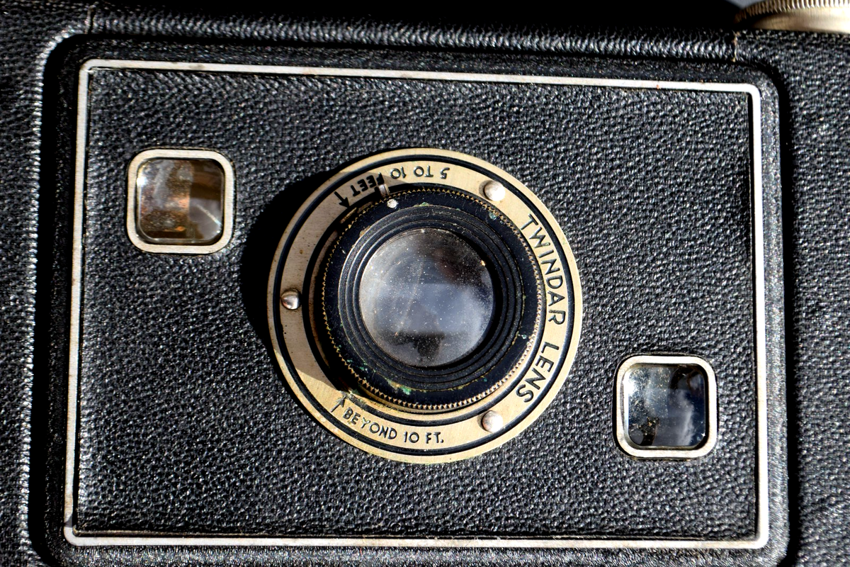 Jiffy Kodak Six-20 Black Folding Camera, 40's Twindar Lens Pocket