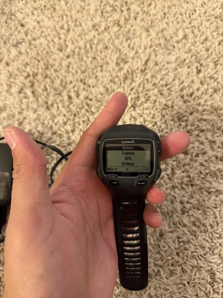 Garmin Forerunner 910XT Triathlon GPS-Sportuhr mit Ladegerät funktioniert - Bild 4 von 4